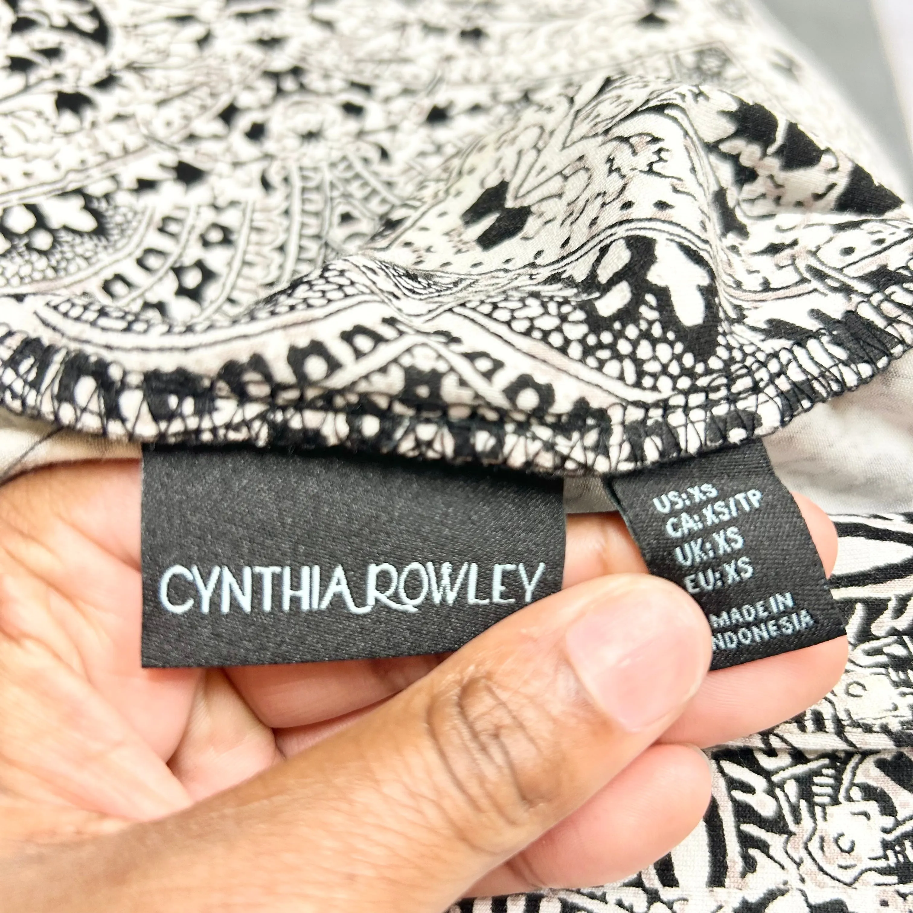 Black & Grey Skirt Maxi By Cynthia Rowley, Size: Xs