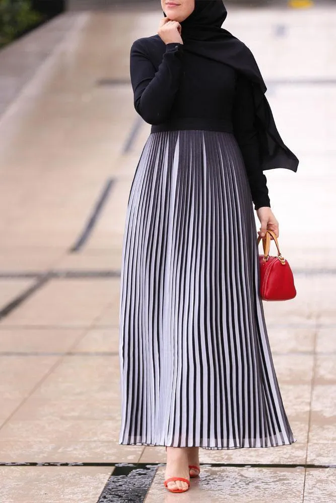 Elegant Accordion Pleats Maxi Dress