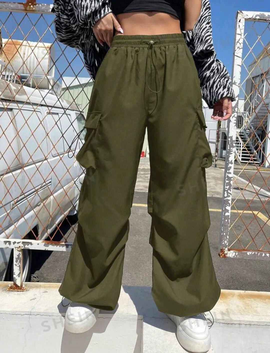 Flap Pocket Side Drawstring Cargo Pants