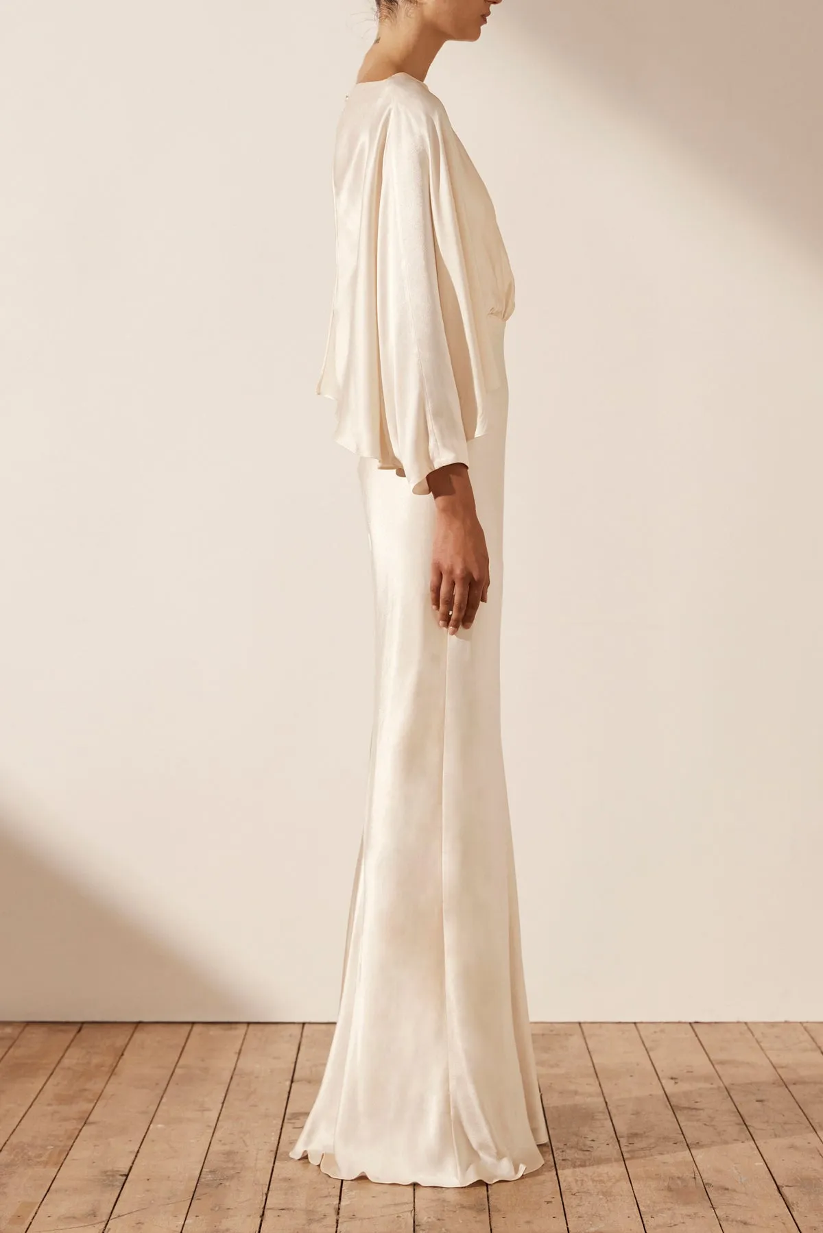 LA LUNE OPEN BACK CURVED SLEEVE MAXI DRESS - CREAM