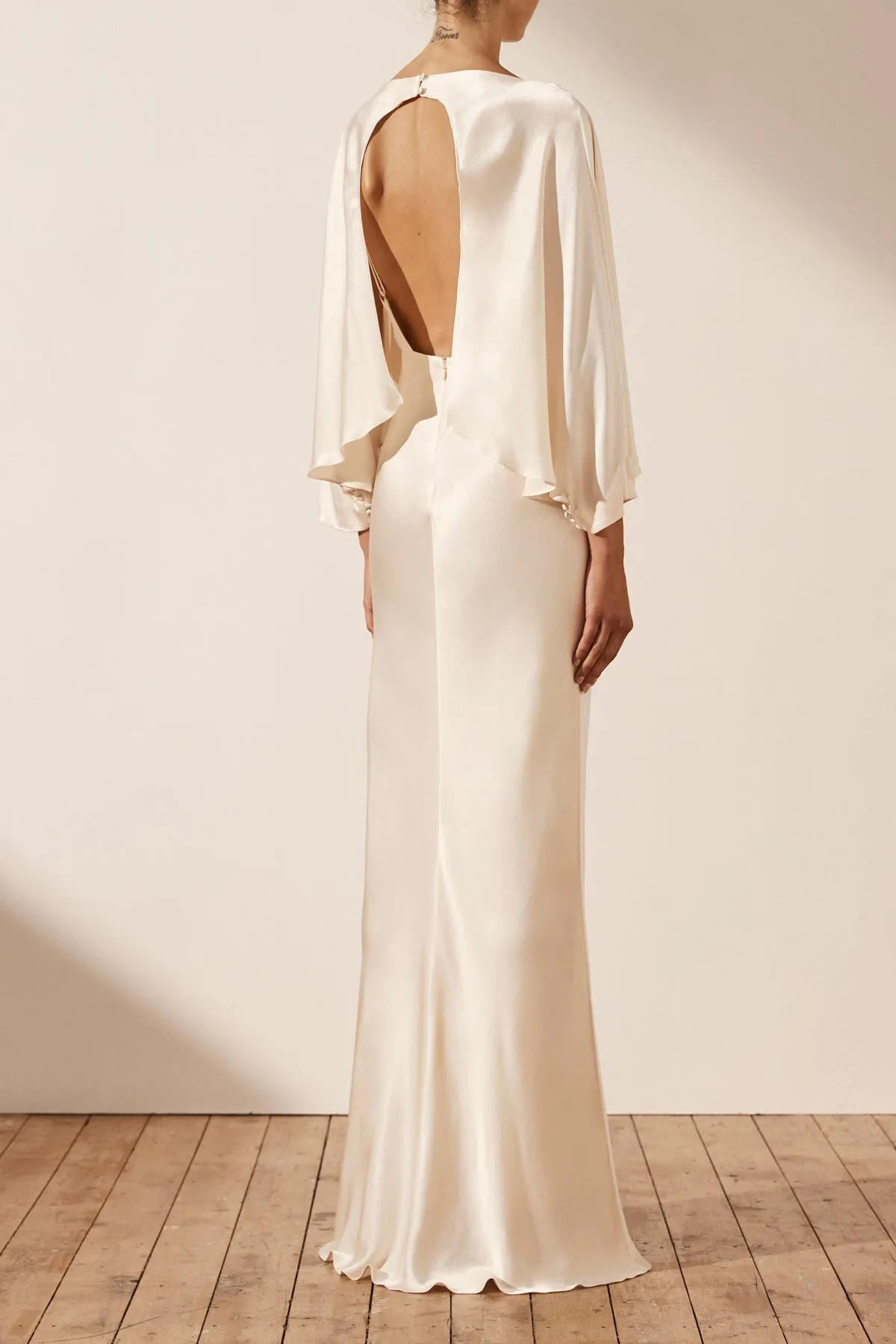 LA LUNE OPEN BACK CURVED SLEEVE MAXI DRESS - CREAM